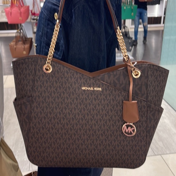 Michael Kors Jet Set Travel Large Chained Tote Shoulder Bag MK Brown 
NWT - Picture 16 of 16